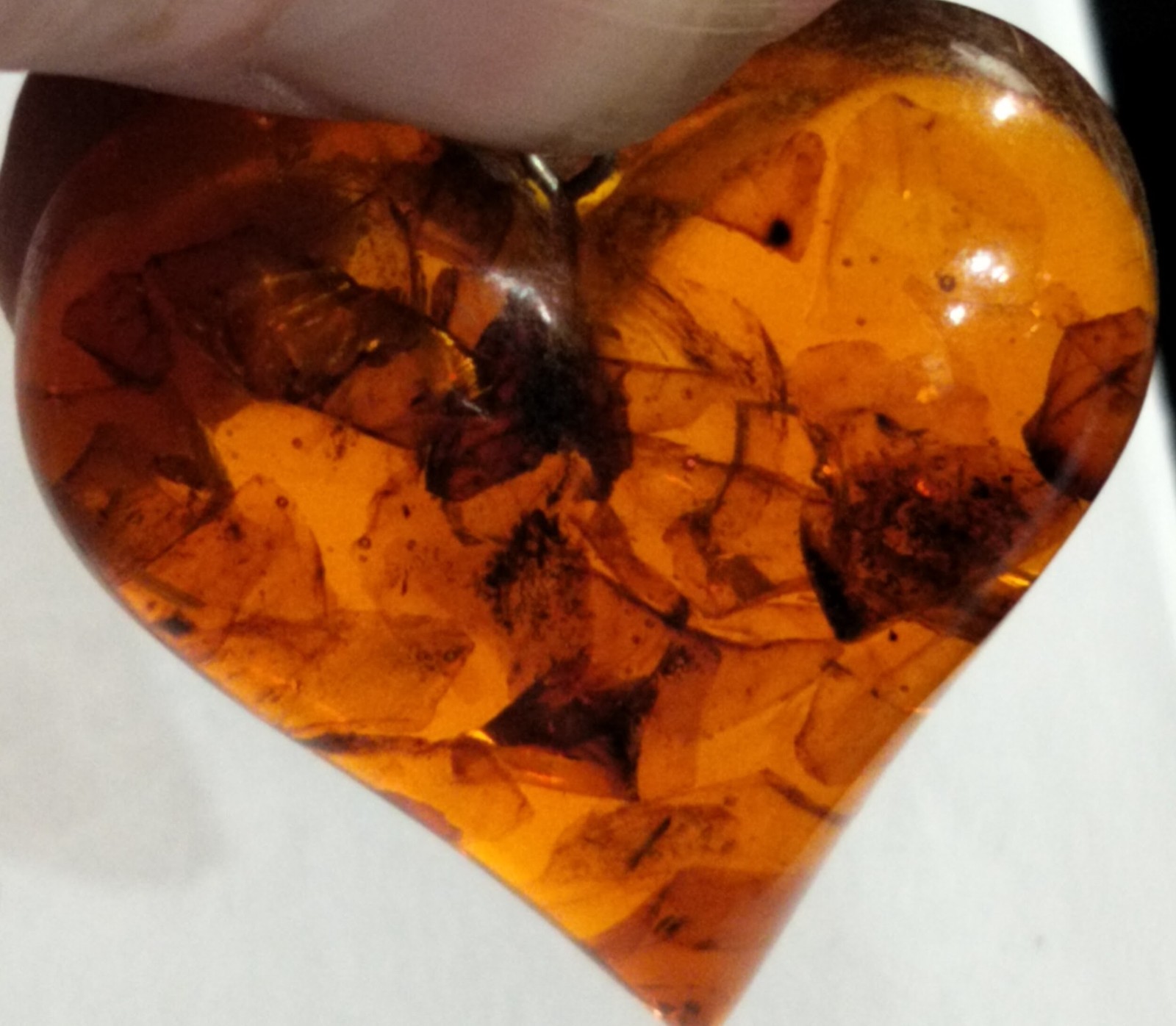 GENUINE BALTIC AMBER LARGE HEART PENDANT WITH FOSSIL INCLUSIONS
