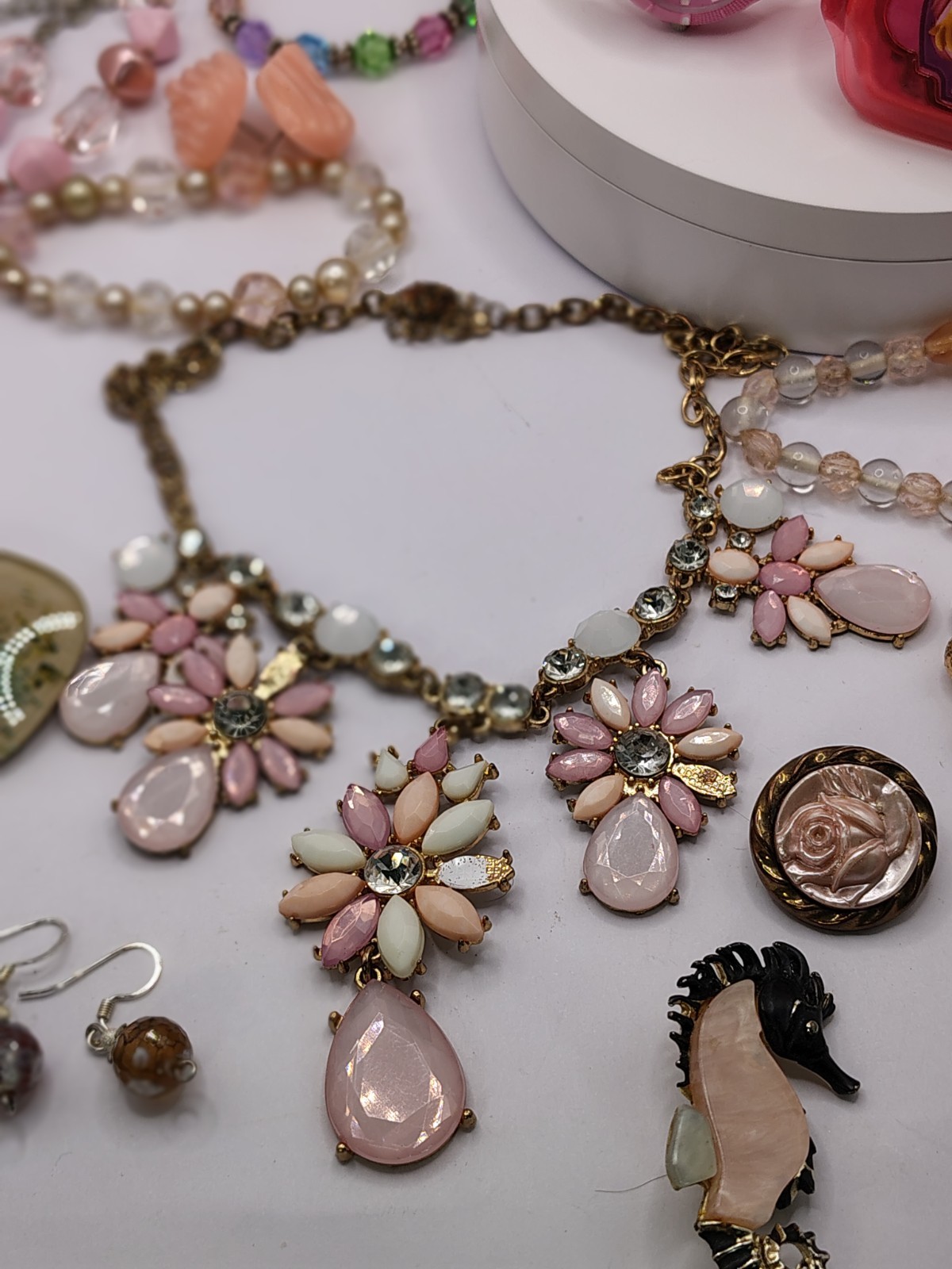 S547 Vtg Pink Jewelry Lot Avon Bracelet Seahorse Brooch Necklace Cross