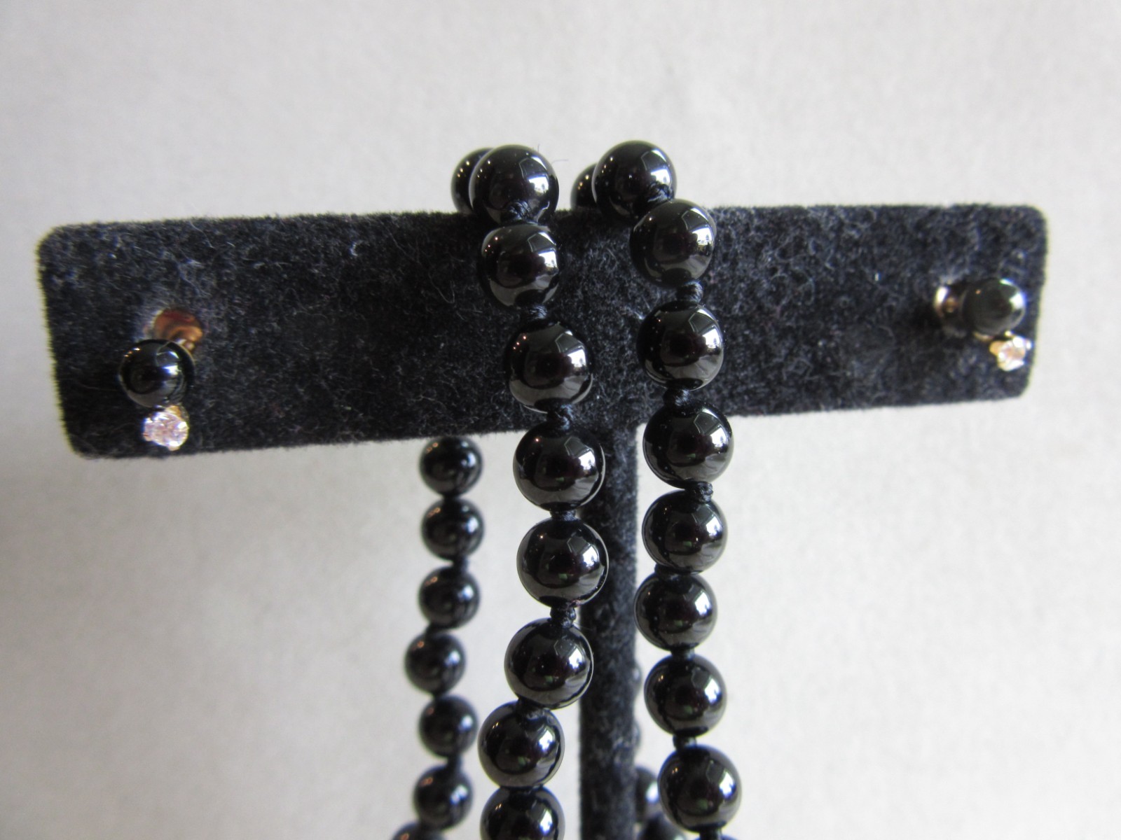 14kt gold Onyx w/diamond accent pierced earrings and Onyx beaded necklace set