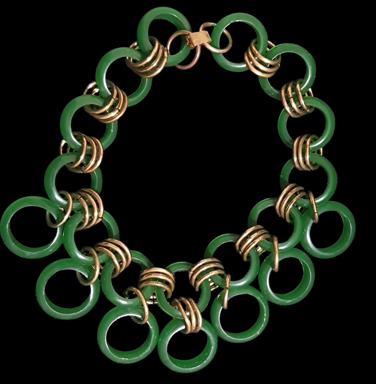 Vintage Green Plastic Rings Gold Tone Links Choker Necklace Glows Under UV Light