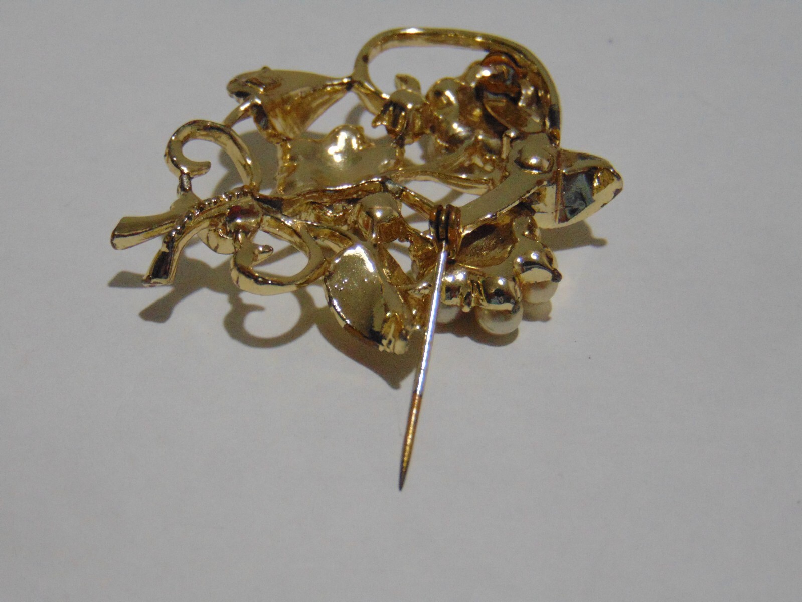 Vintage Coro Faux Pearl And Clear Rhinestone Brooch Pin Gold Tone