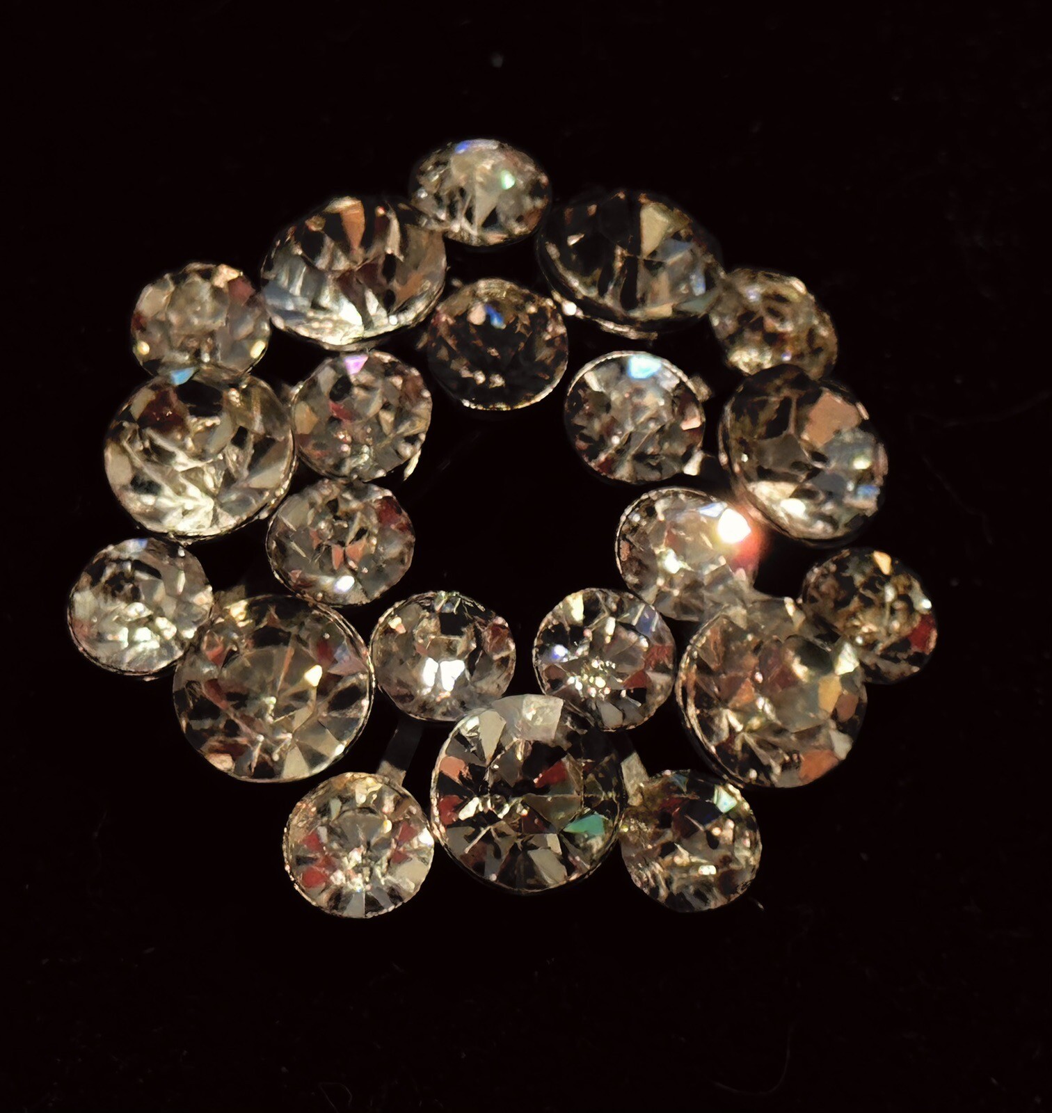 Vintage Brooch Pin Clear Cluster Round Crystal Rhinestones Wreath Silver Tone