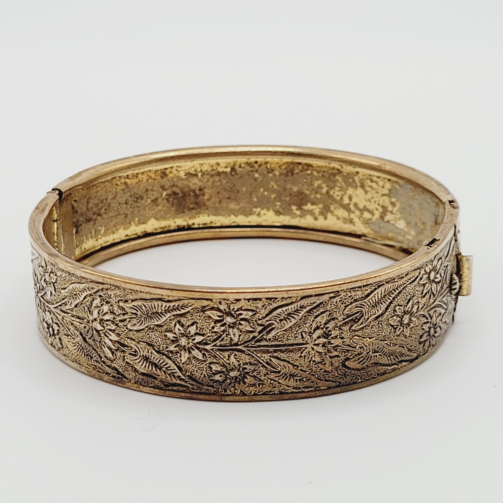 Victorian Style Brass Hinged Floral Embossed Gold Tone Metal Bangle Bracelet