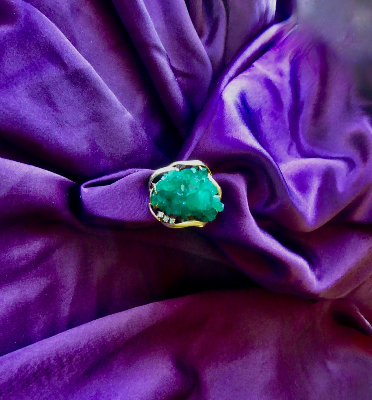 Vintage 1970s 14k Gold and Synthetic Emerald Crystal Ring Freeform Brutalist