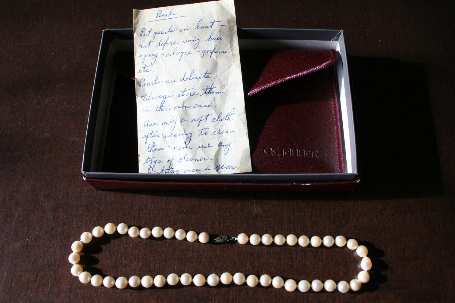 VINTAGE cultured pearl necklace 16″ in original box O.C. Tanner