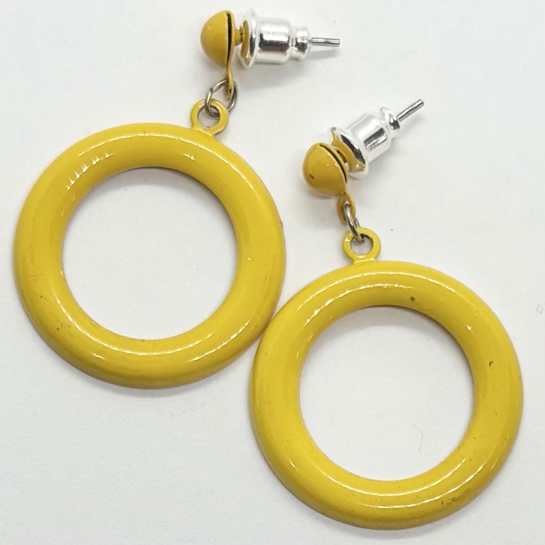 Vtg 70’s Pop Art Solid Yellow Enamel Circle Drop Hoop Door Knocker Earrings Post