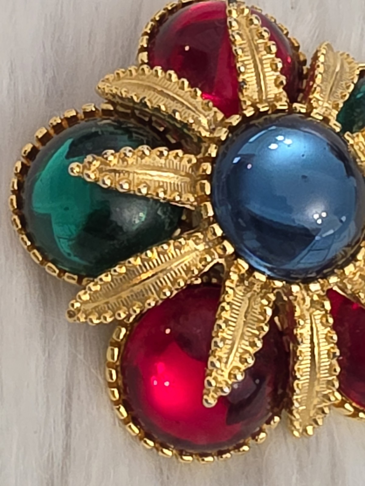 Vintage Signed Sphinx Multicolor Mughal Gripoix Glass Cabochon Floral Brooch 2”