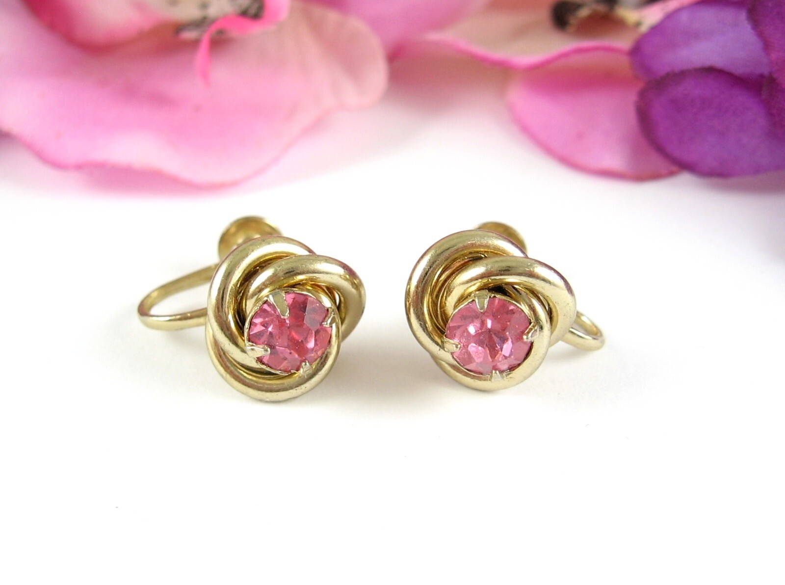 CORO Pink Rhinestone Vintage Screw Back EARRINGS Love Knot Goldtone 1/2″