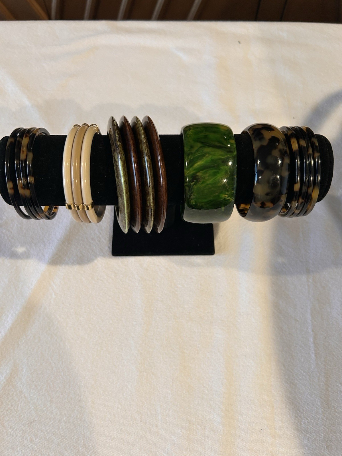 Lot of Vintage Lucite & Plastic & Acrylic Bangle Bracelets – Cuffs 15 Pc Total