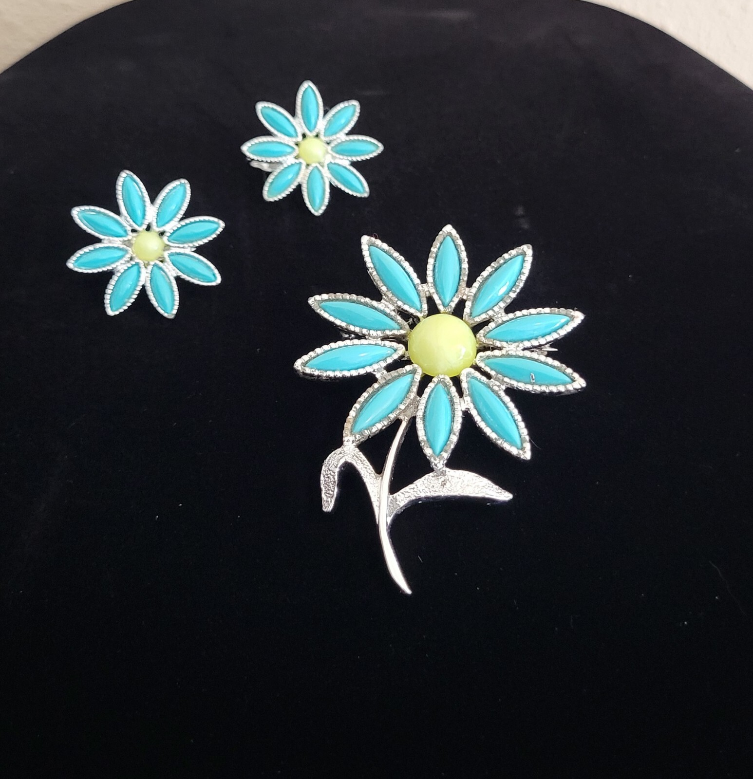 Vtg Sarah Coventry 1971 “DAISY TIME” Silver Tone Brooch Pin Clip-on Earrings Set