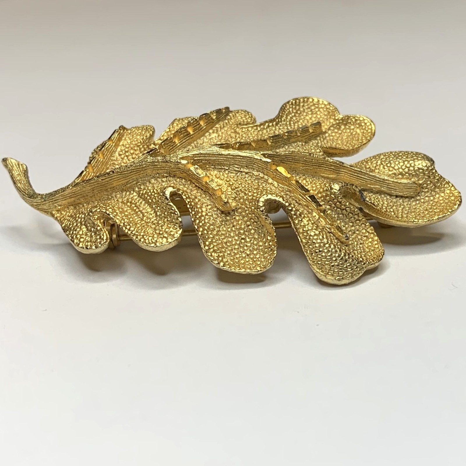 Lot of 3 Vintage Gold Tone Leaf Brooches 2.5” – 2.75”