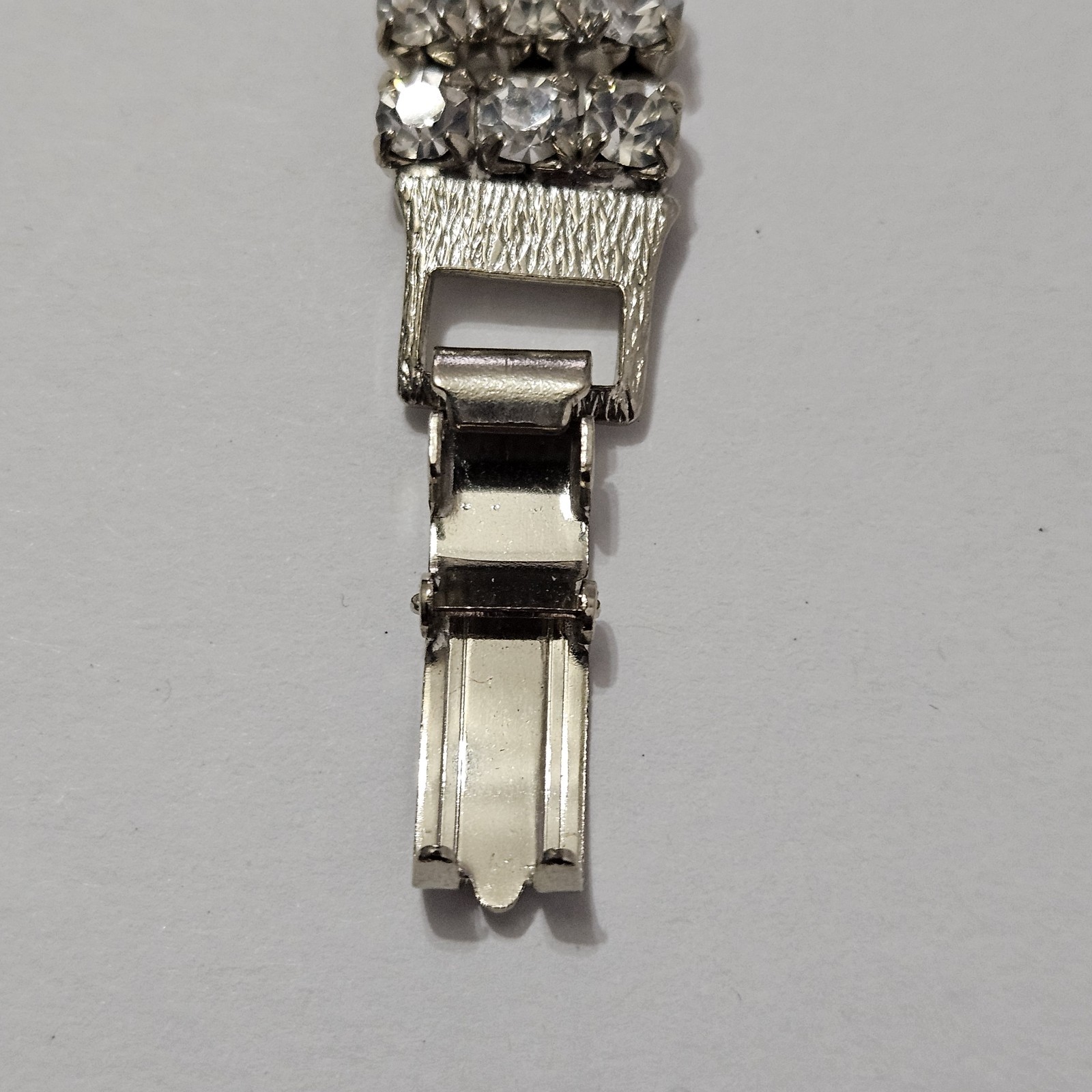 Elegant Vtg 7″ Rhinestone Bracelet 2 Rows Of Small Stones 3 Larger Center Stones