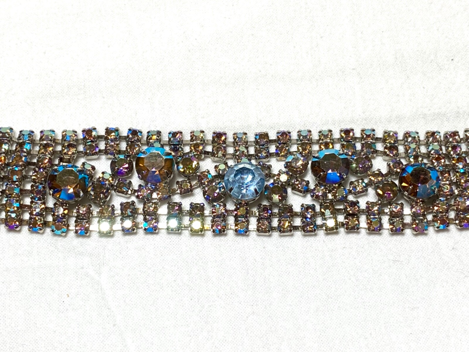Vintage 7″ x 1″ blue ab possibly Juliana? safety chain missing two sm stones
