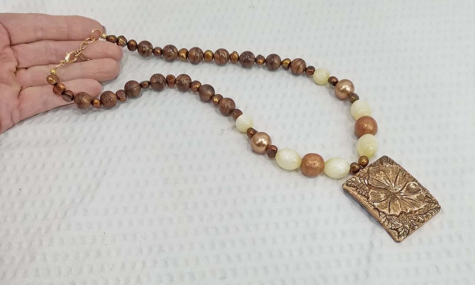 Vintage Brown & Beige Bead With Repoussé Style Gold Tone Pendant Choker Necklace