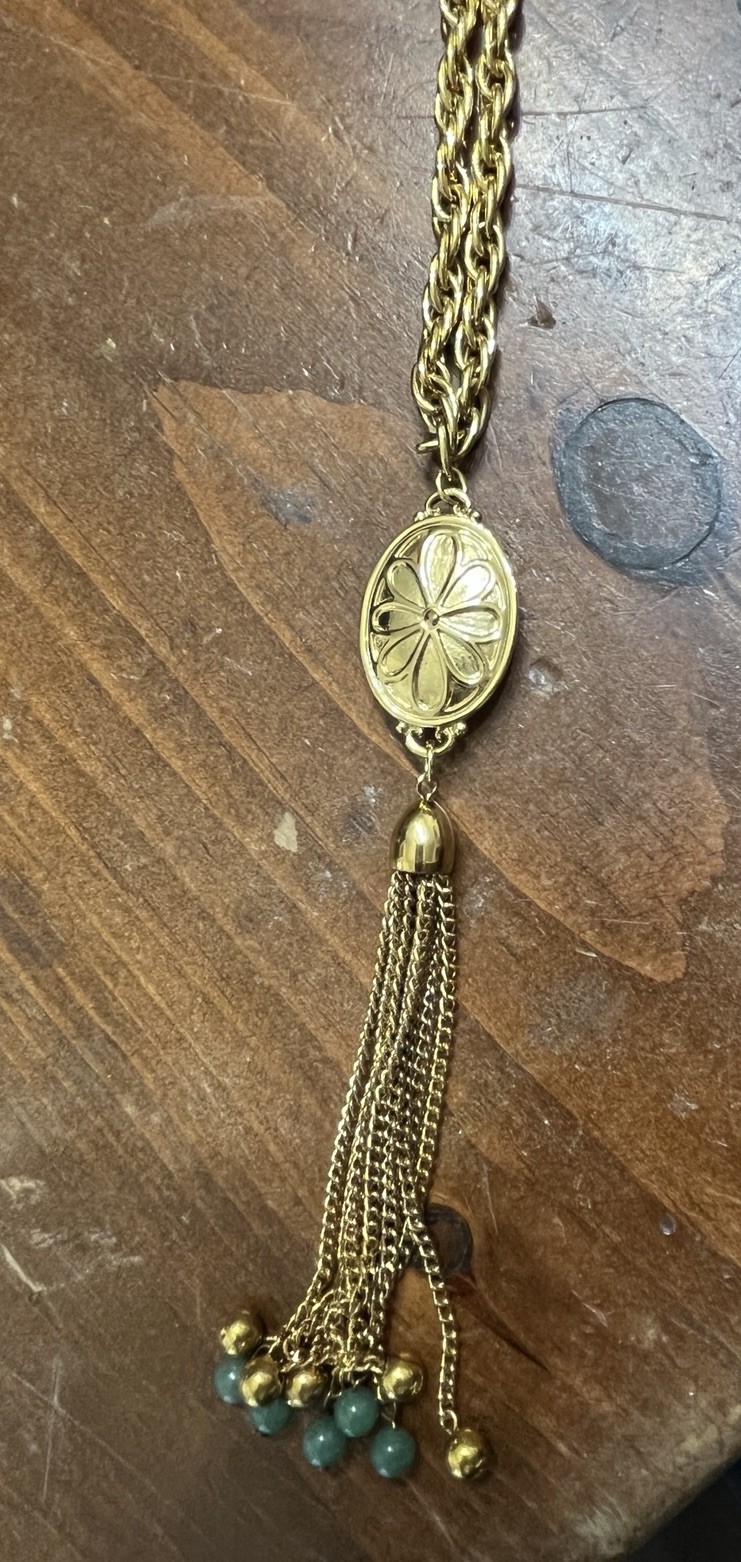 VTG Egyptian Revival Jade Scarab Carved Stone Gold Tone Pendant Necklace 34in