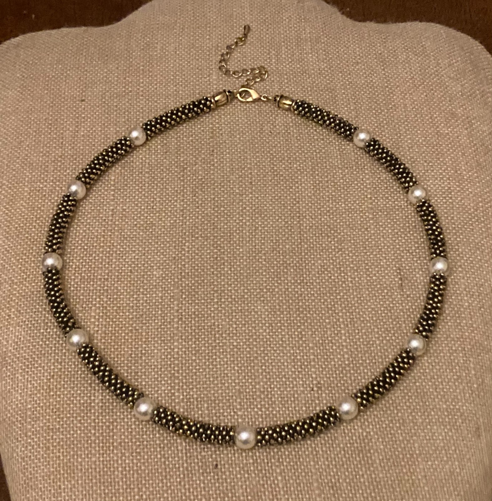 Vintage Gold Tone Mesh Chain Necklace Faux Pearl Accent 18″+ Length Retro