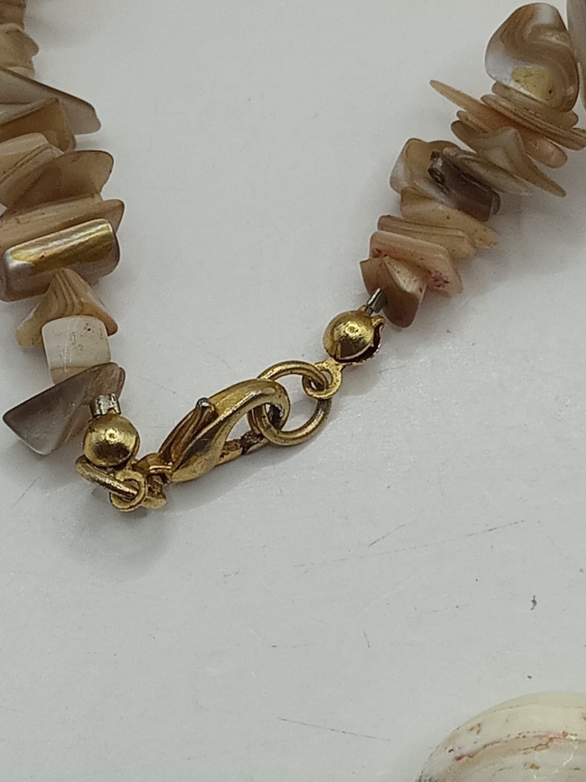Natural Mother Pearl Shell Chunky Statement Necklace 45cm 50g Brass Accent Art