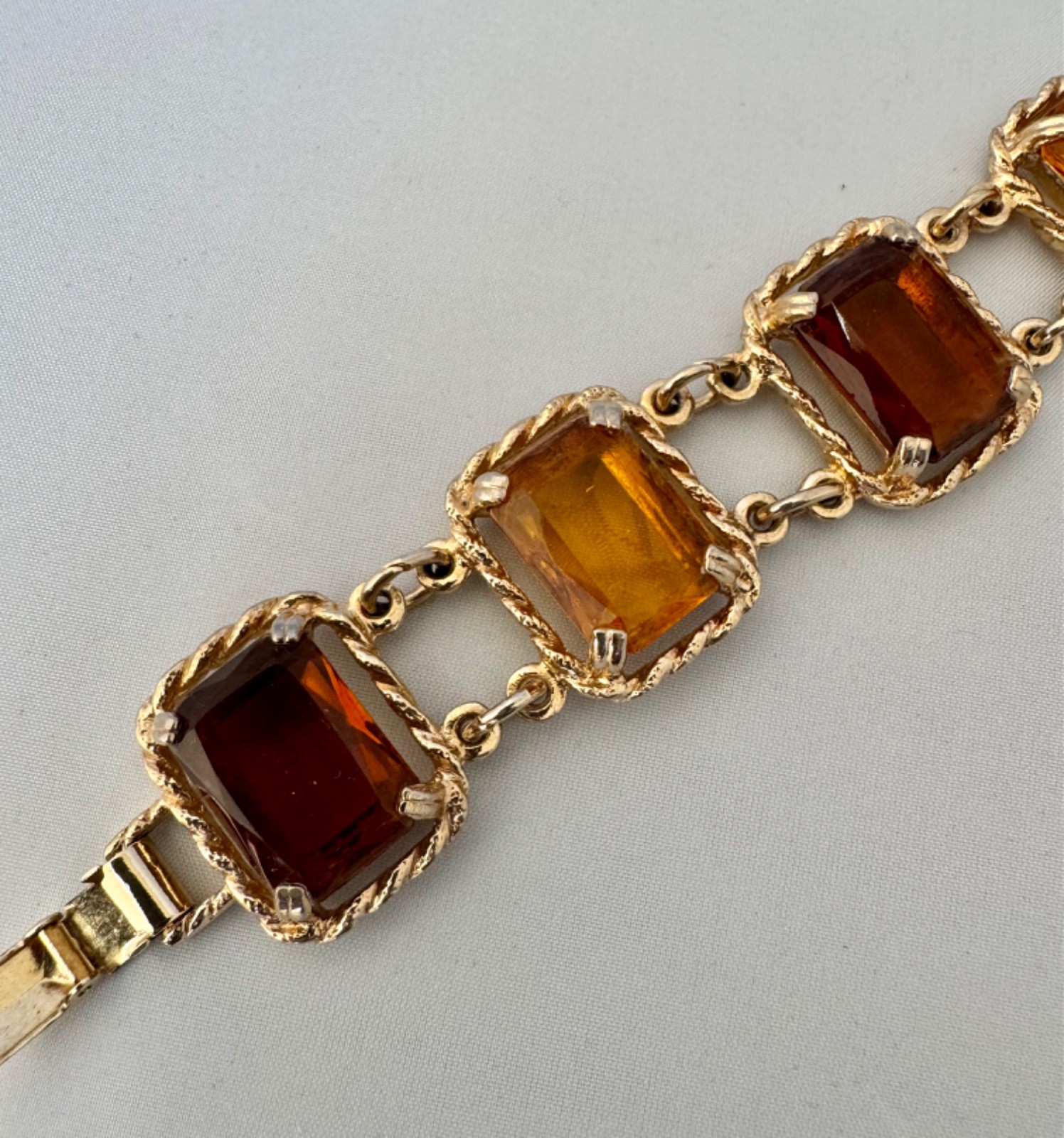 Vintage Gold Tone SARAH COVENTRY Bracelet with Light & Dark Glass Amber Stones