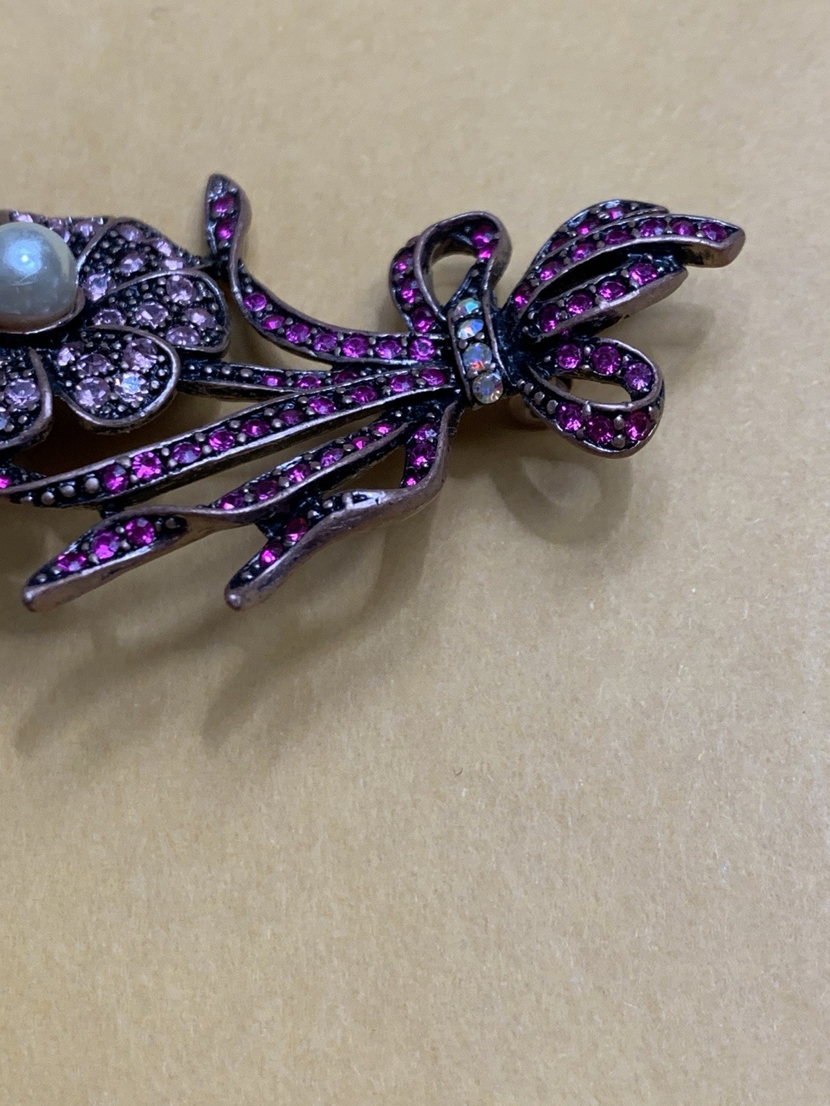 Vtg Flower Brooch Set In Dark Gunmetal With Shades Of Pink Rhinestones & Pearl