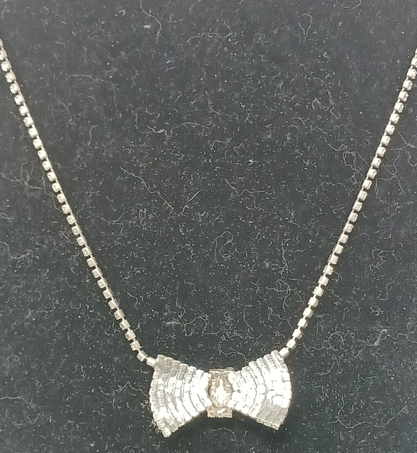 1960’s Rhinestone Bow Necklace Silver Tone Vintage Statement 17.5 in #J11-Pu