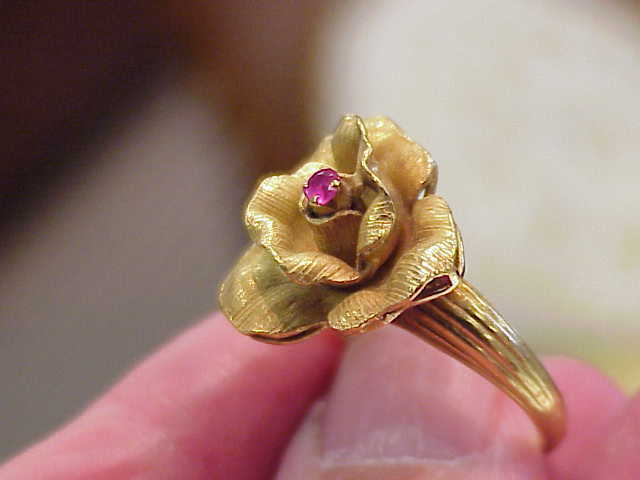 VINTAGE 18K ITALY SOLID GOLD ROSE RUBY RING SZ 7 RARE