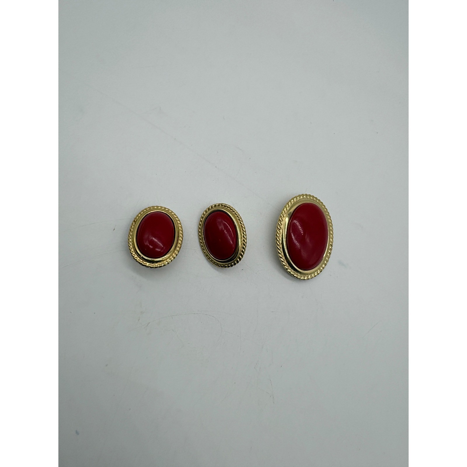 Vintage Gold Tone Red Cabochon Oval Brooch and Clip On Earrings Jewelry Set