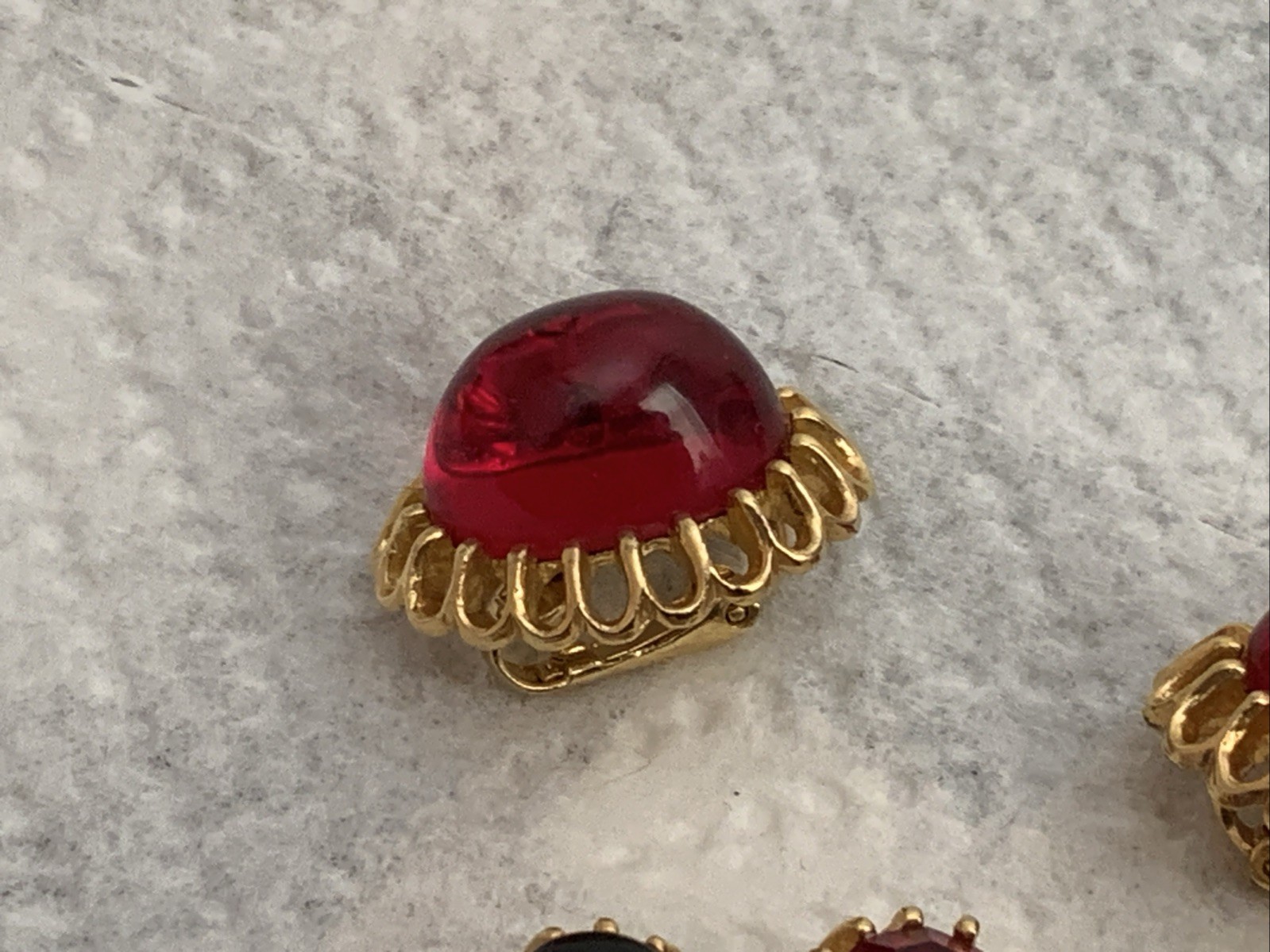 Vintage Emmons Demi Parure Red Cabs Brooch And Clip On Earrings