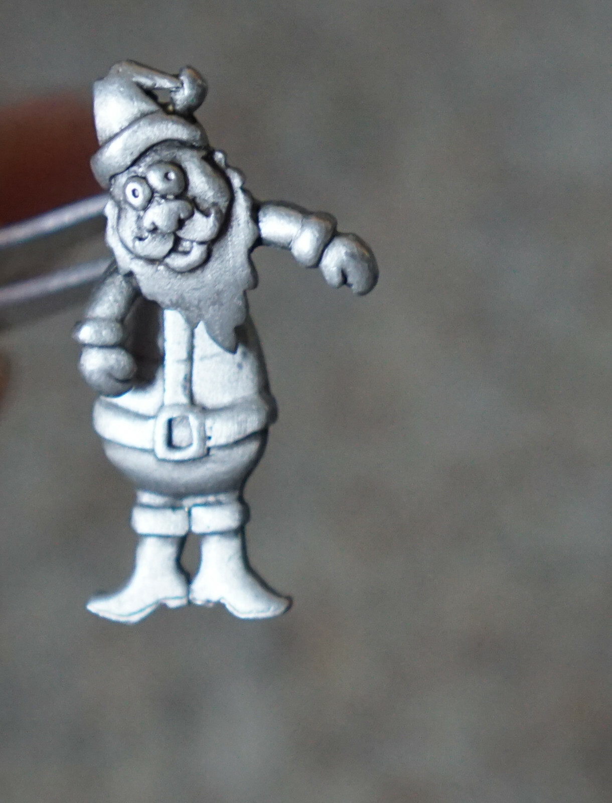 Women’s Vintage Pewter Metal – Santa Clause Jointed Single Earring or Pin Lapel