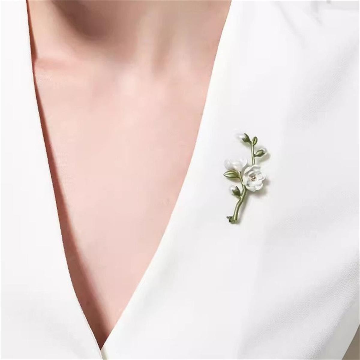 Vintage Magnolia Brooch Korean Ins Style Elegant Pin Jewelry Accessories Gift