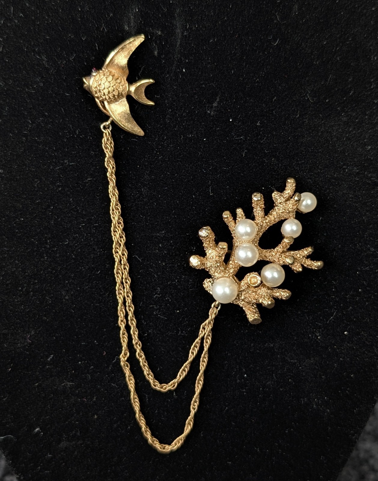 RARE Crown Trifari Chatelaine Double Brooch Pin Fish & Gold Tone Coral Pearls