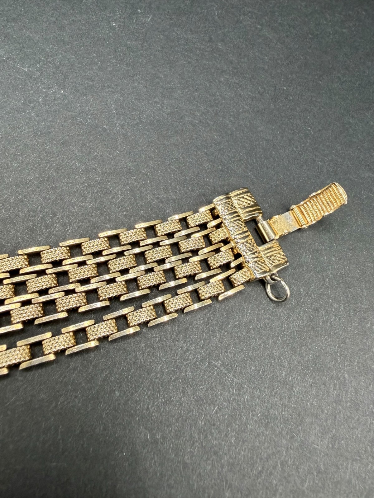 Vintage 50s Goldette NY Bracelet Goldtone Basketweave Chain Mesh 7.25″ Signed