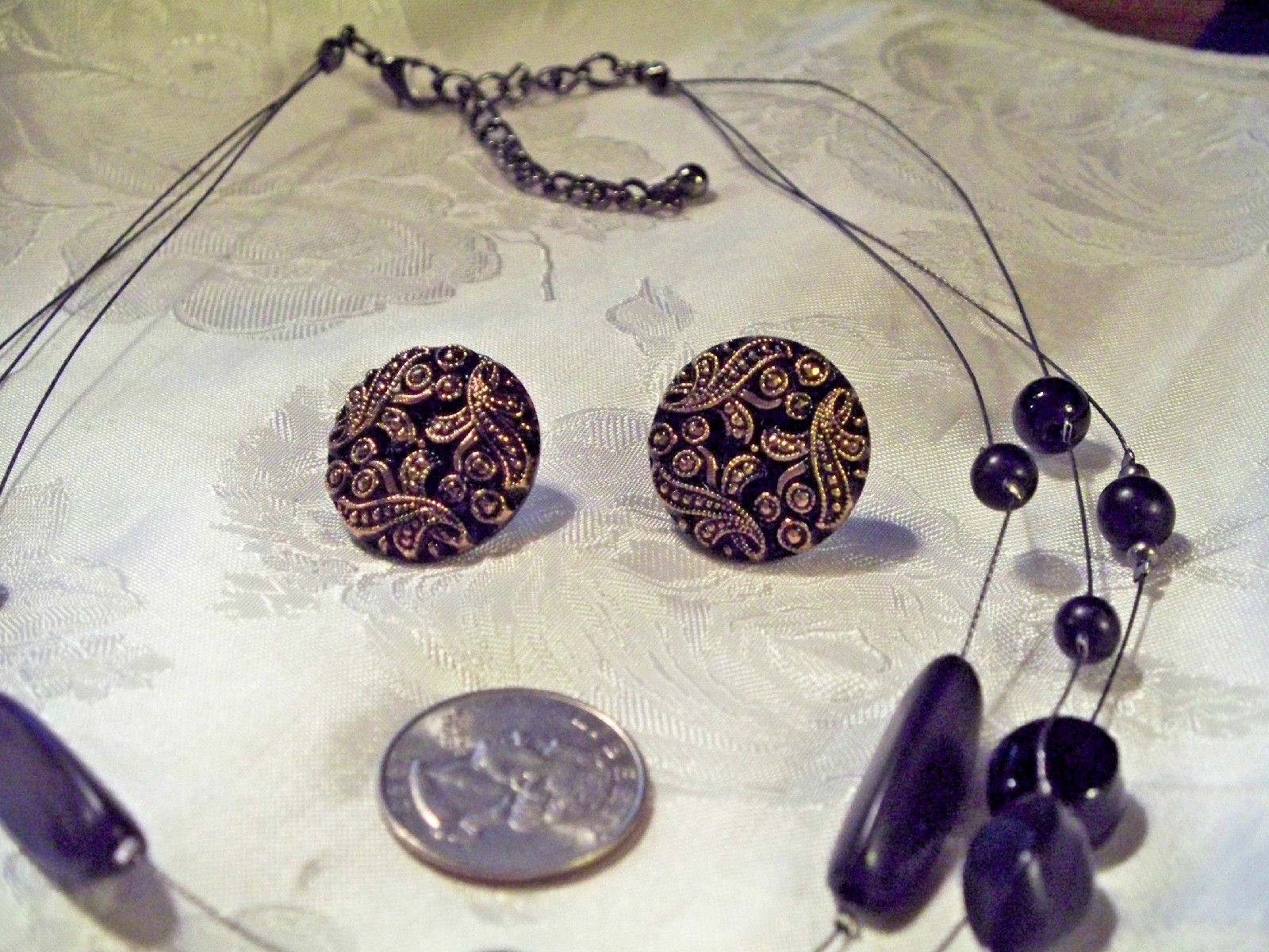 VINTAGE BLACK GLASS&LUCITE BEAD INVISABLE WIRE 3 STRAND NECKLACE+POST EARRINGS