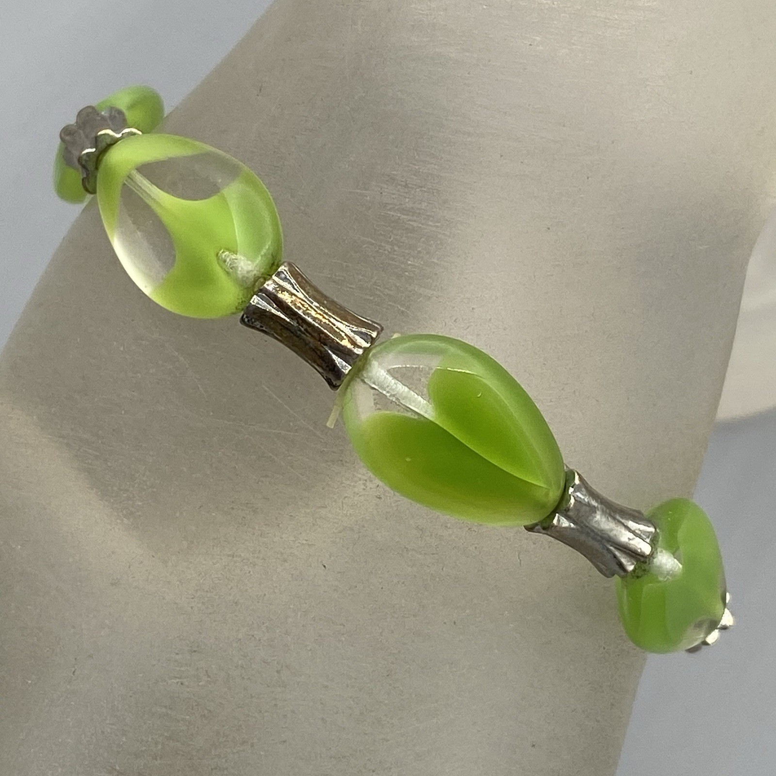 Lime Green Givre Glass Beaded Bracelet Stretch Silver Tone Spacers 6.5″