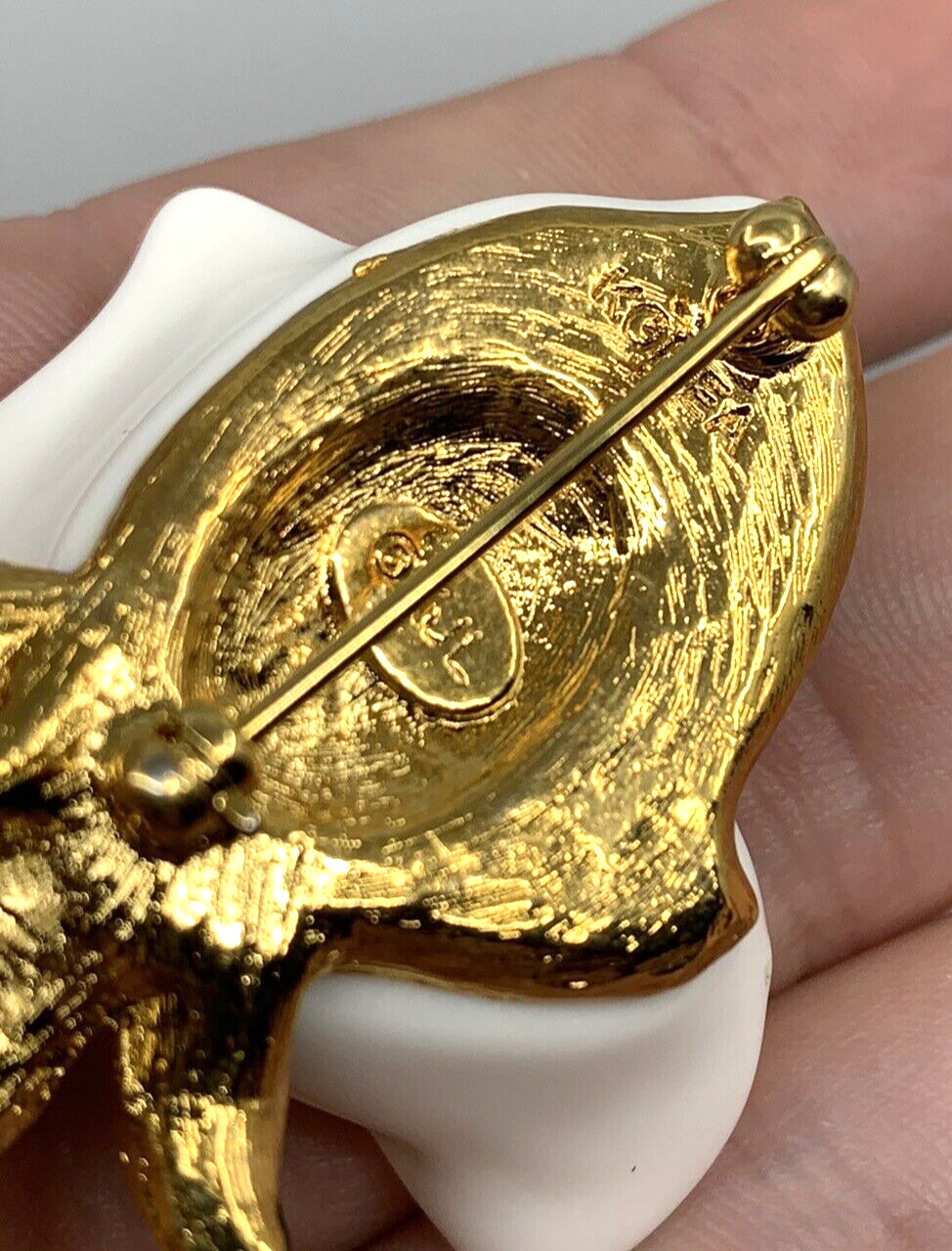 Elegant Vintage Signed Original Kenneth Jay Lane White Rose Brooch With COA