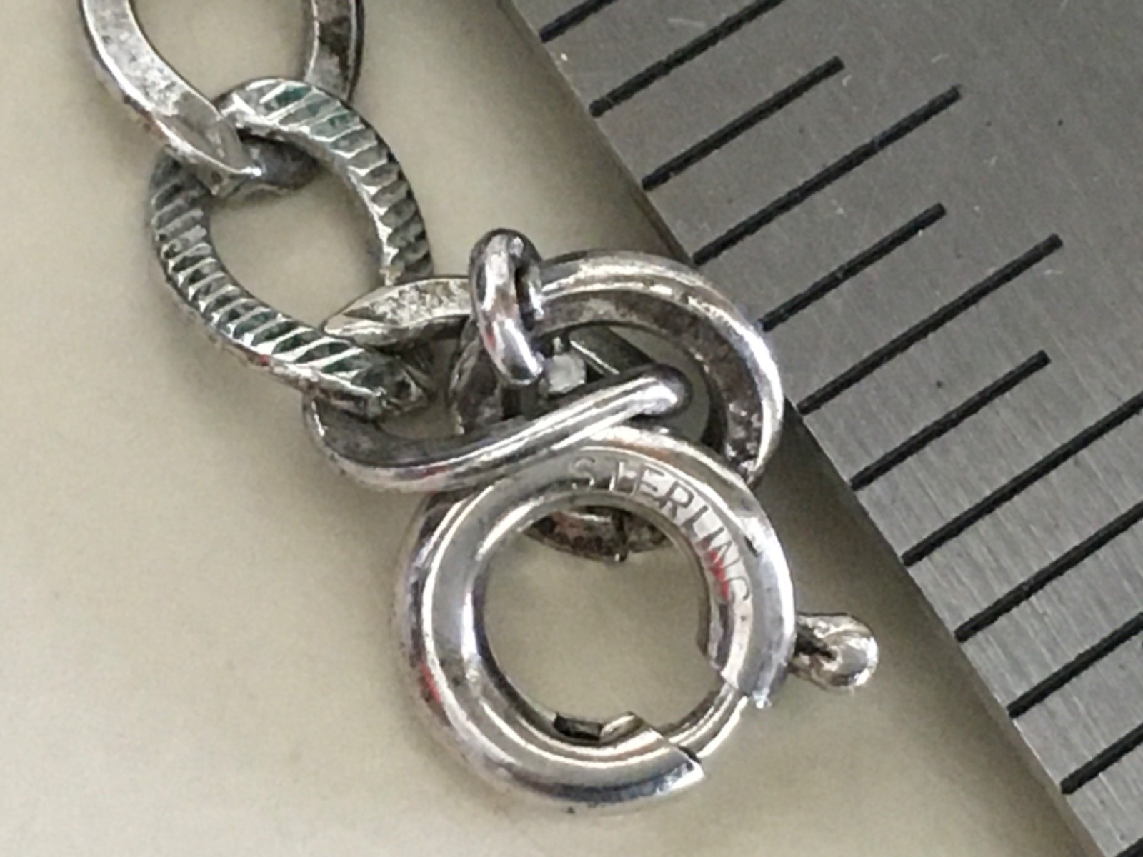 VINTAGE LIGHTWEIGHT LINKS STERLING CHARMS BRACELET 7 1/2″ STARTER CHRM BRACELET