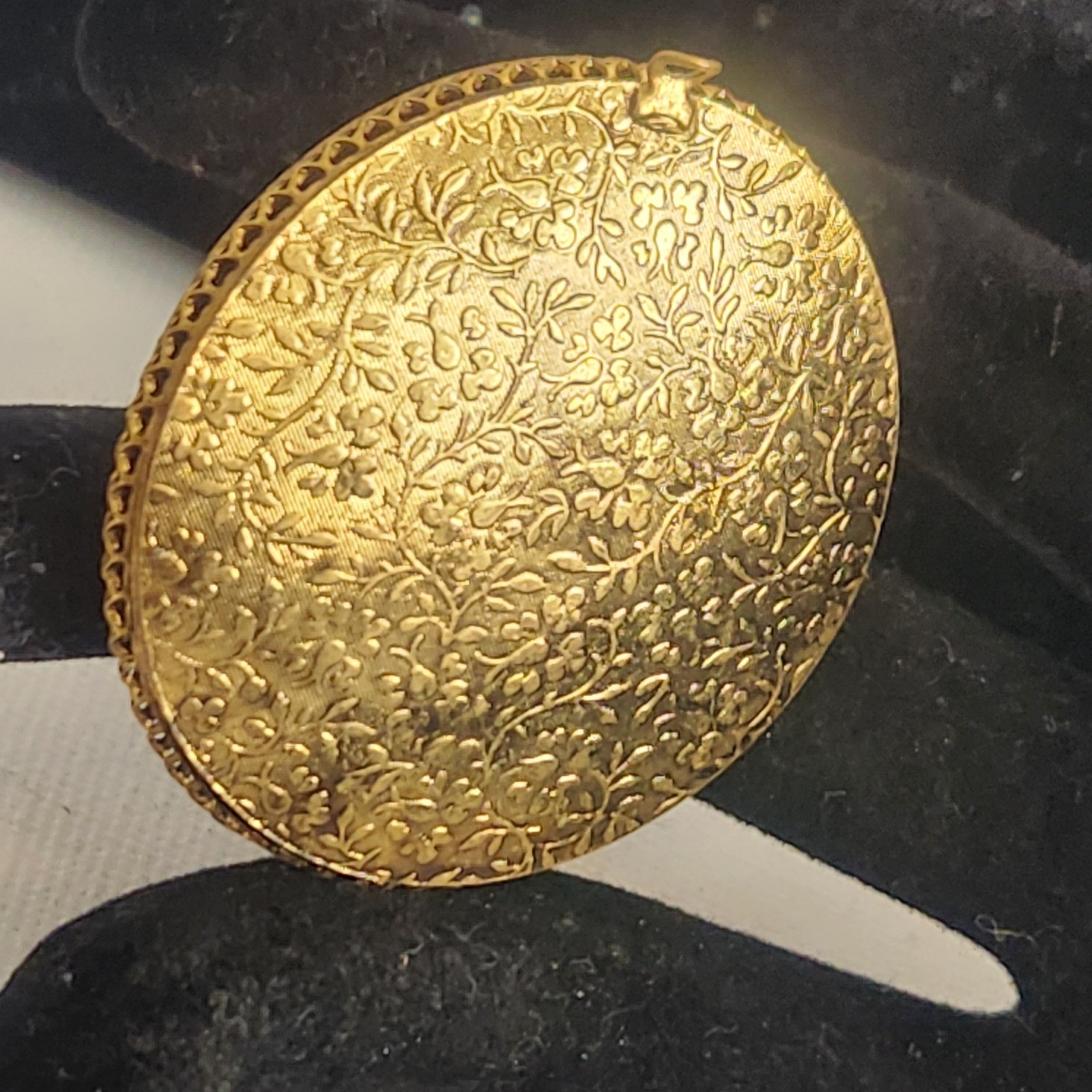 Antique Victorian Style Gold Tone Green Enamel Seed Pearl Round Floral pendant