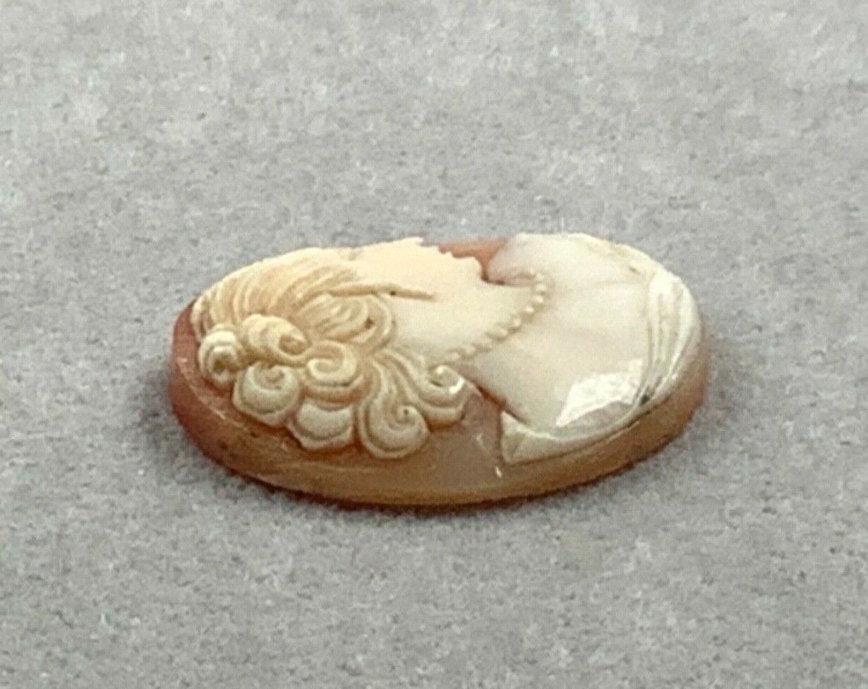 PROJECT PIECE Hand-Carved Right Facing Shell Cameo, No Bezel/Shell Only, 1” Tall