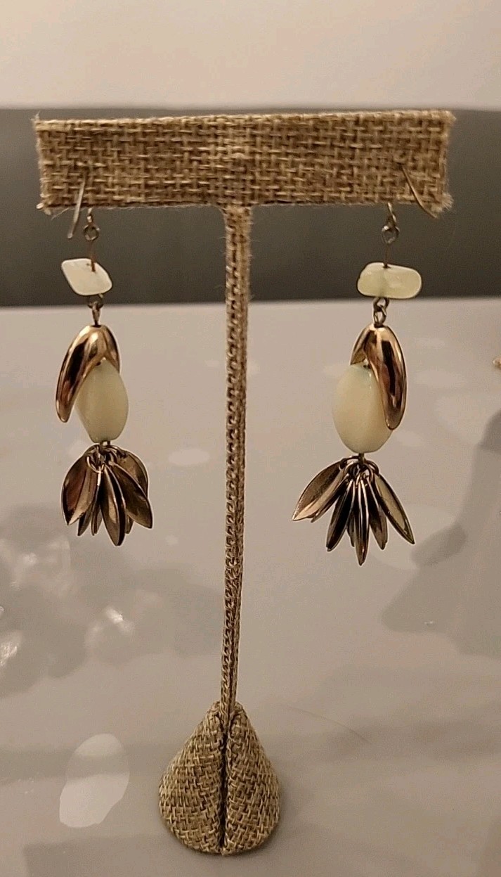 Vintage Dangle Leaf Drip Drop Earrings White Quartz Crystal w Gold 2.5″ LengthK1