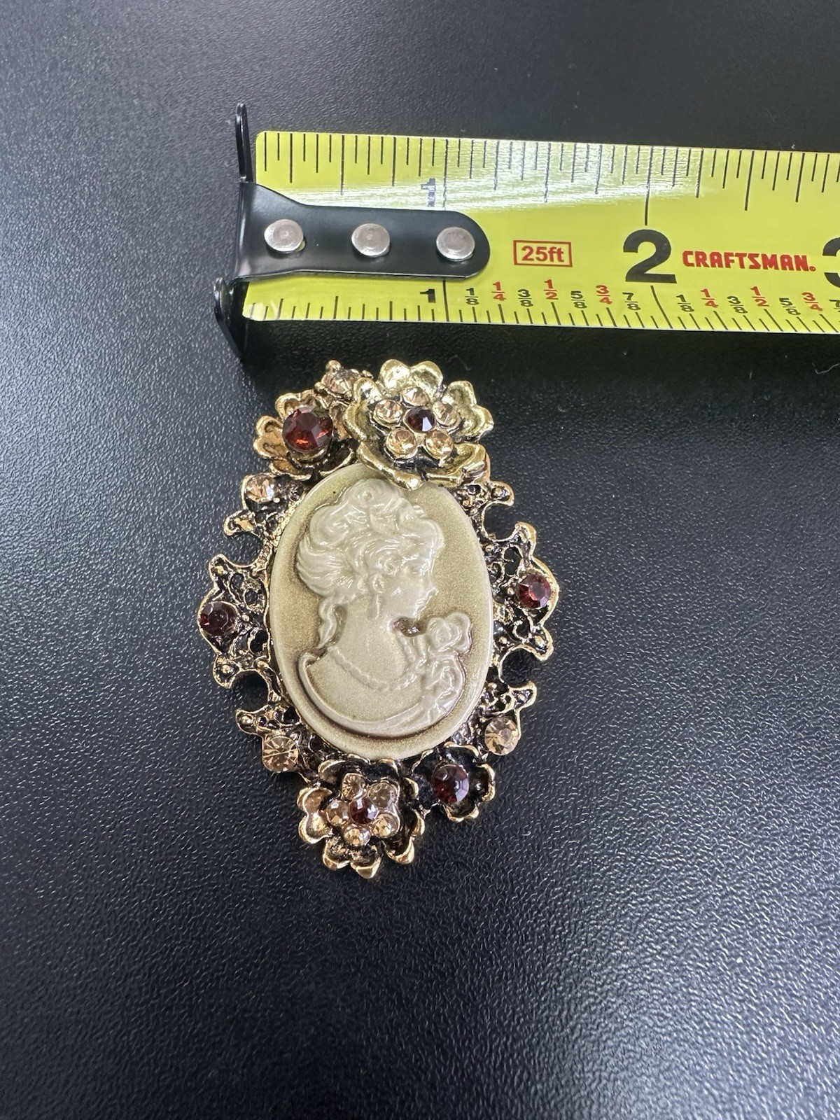 Vintage Cameo Brooch Floral Accents Gold Tone Oval Metal Resin