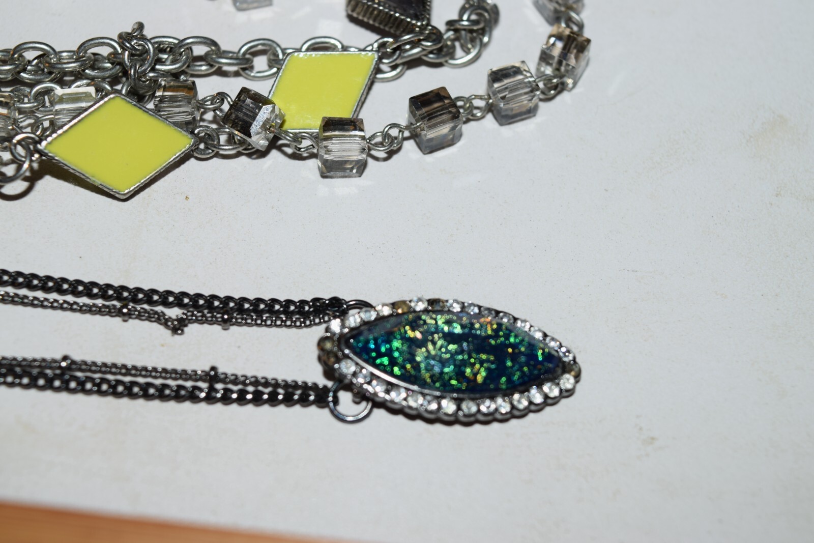 Vintage to now lot of 4-2 VJ-2 not sure of symbol chain necklaces