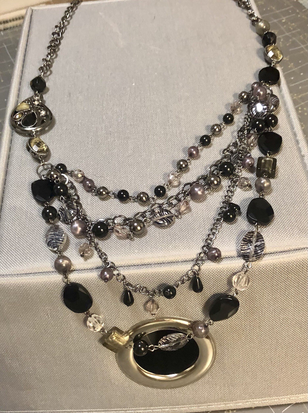 Stunning Multi-Faceted Shaped Black/silver Glass Beaded W/Side Pendant Necklace