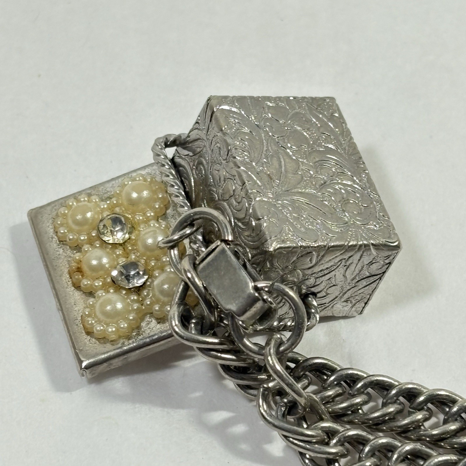 Vintage Silver Tone Purse Charm Bracelet Pill Box Faux Pearl Rhinestone Chain 7″