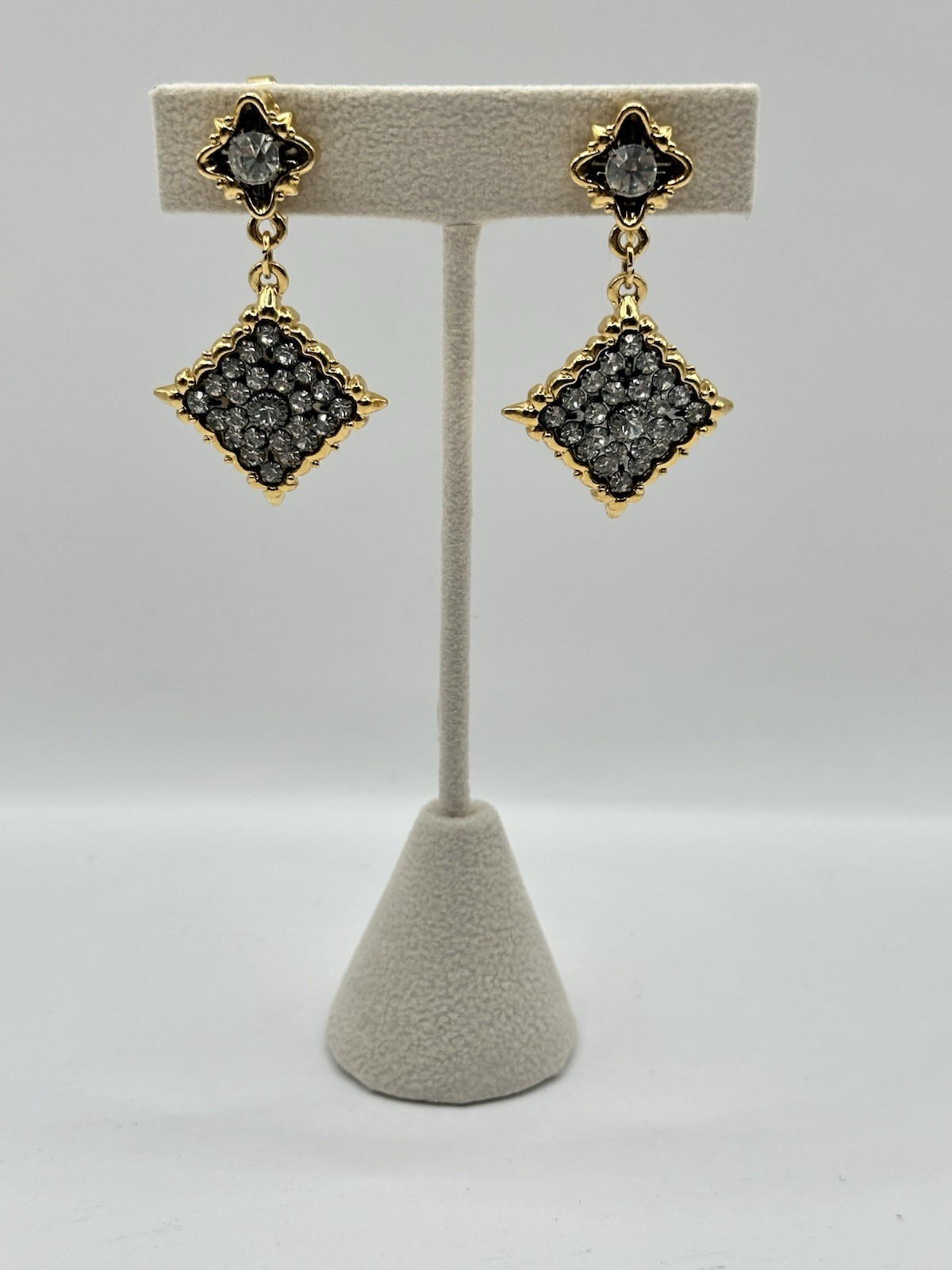Vintage Collectible Earrings Victorian Dangle Crystals Avon Clip On Sparkle!