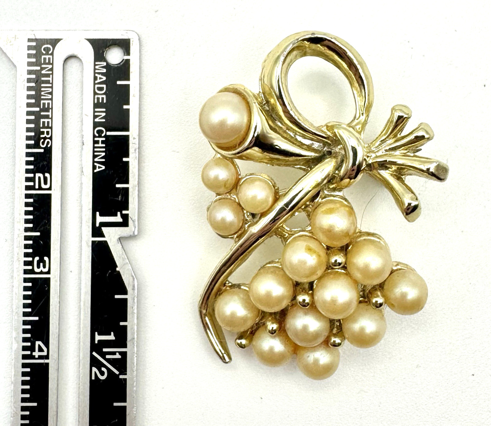Grape Pin Gold Toned Cluster Vintage Faux Pearl Women’s Jewelry Grapes