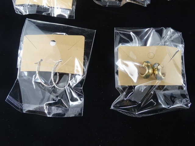 Lot of 11 Pre-Owned .925 Silver Pierced Earrings Packaged & Priced by Weight 44g