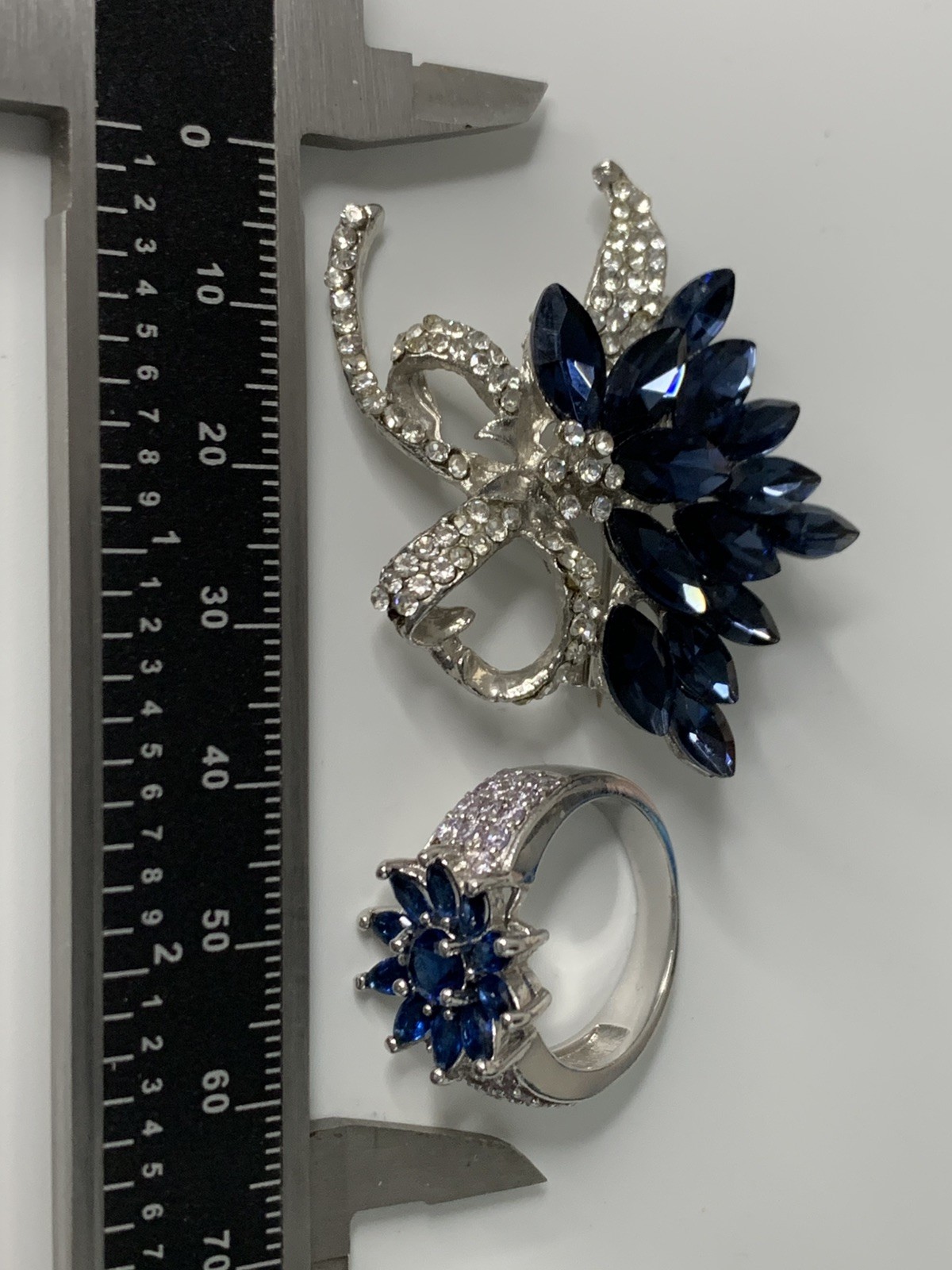 RARE Vintage Royal blue crystal silver flower brooch and ring set ring size 8