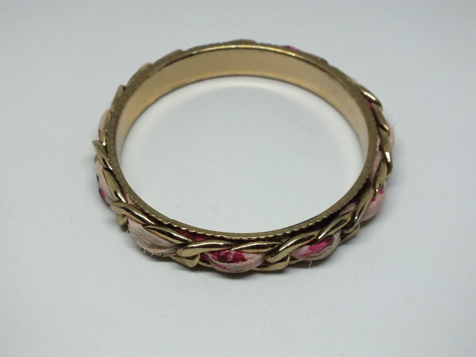 Beautiful Bangle Bracelet Gold Tone Pink Fabric 2 3/4″ Across ID x 1/2″ wide
