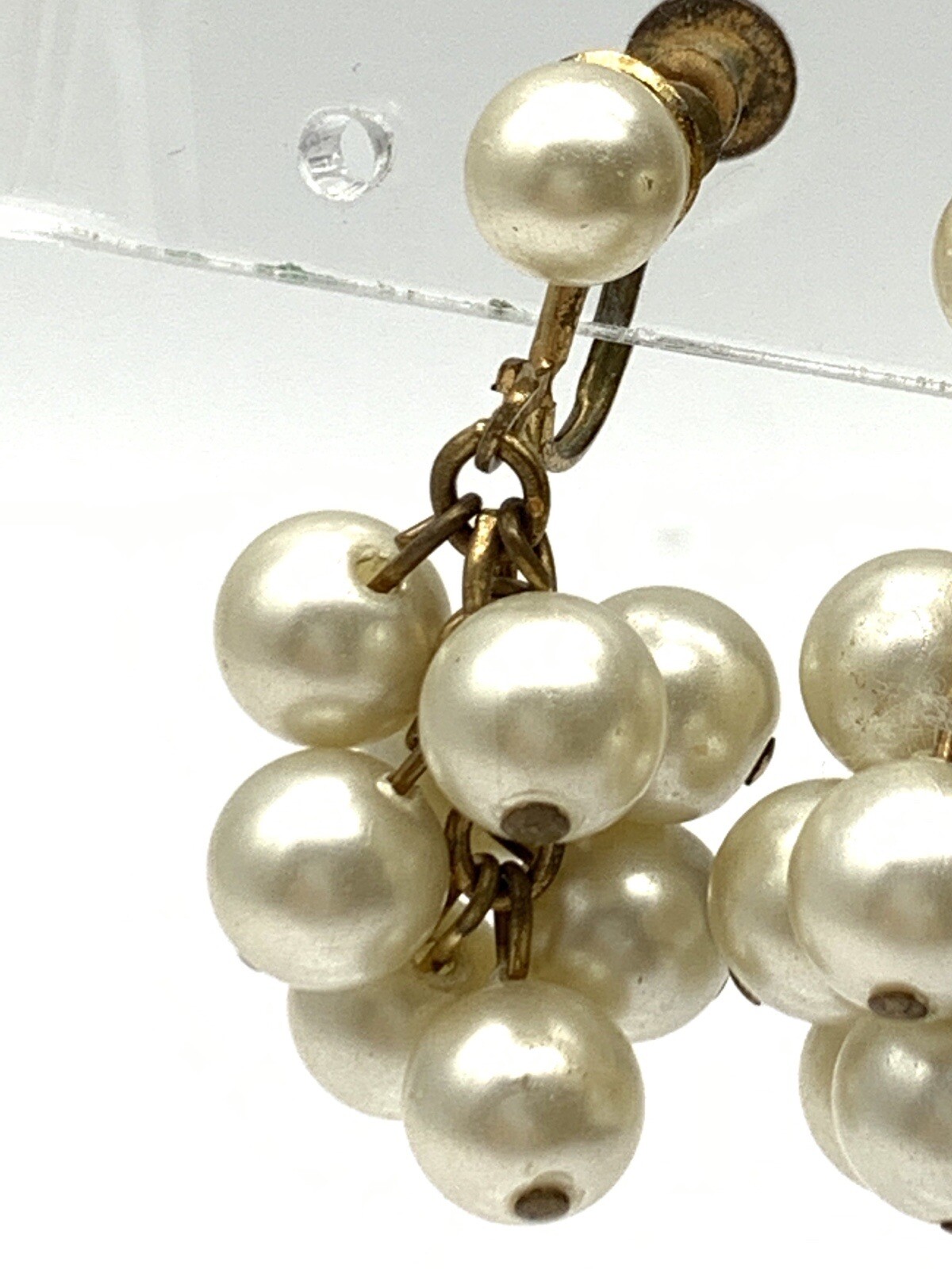 Earrings Faux Pearl Cluster Dangle Drop Gold Tone Vintage Screw Back Classic A7