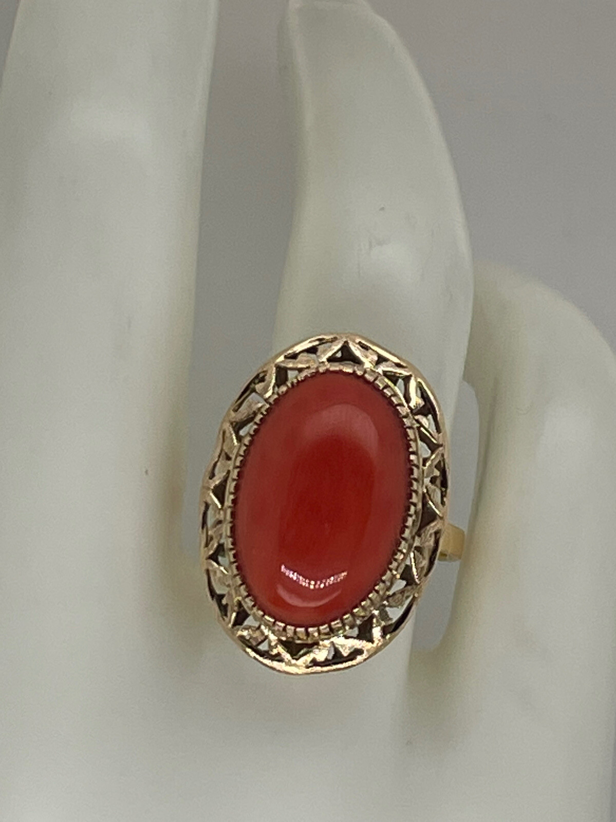 Vintage 18k Yellow Gold 17.5mm by 12mm Oval Coral Filigree Ring, Size 7 – 7.2 Gr