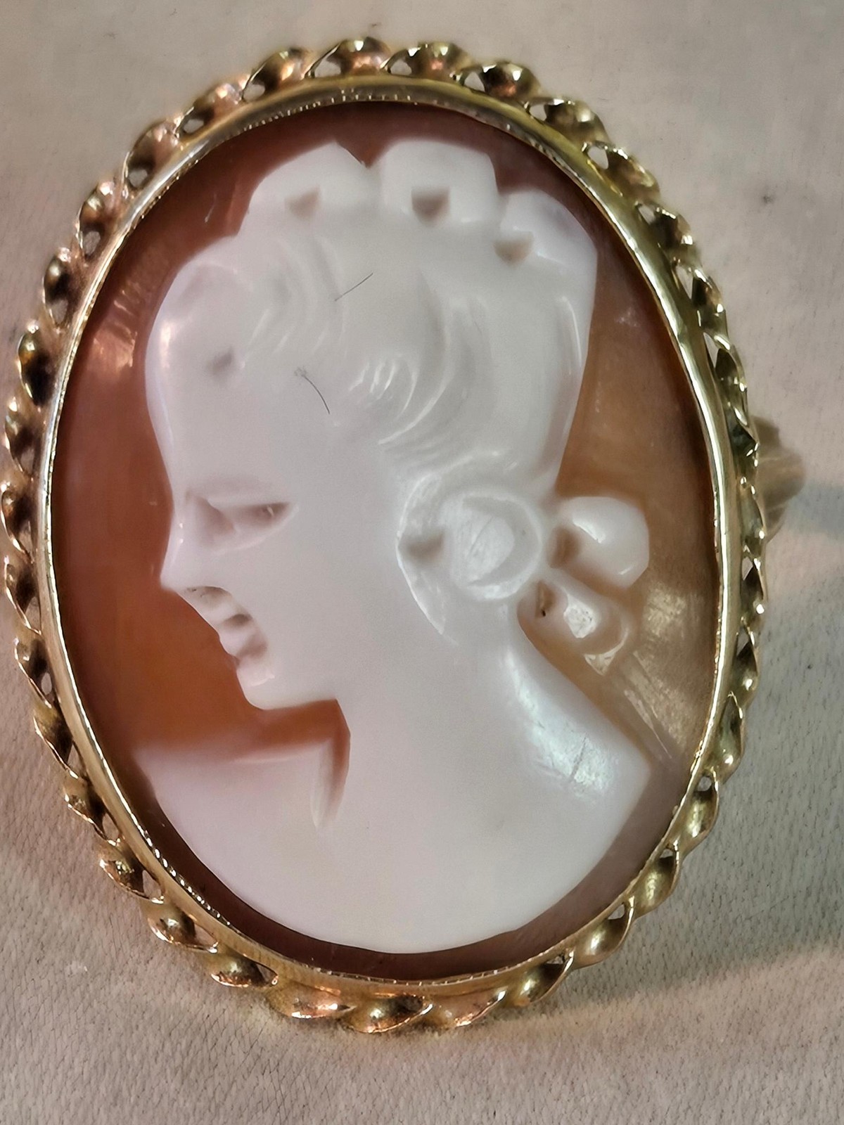 Vintage 14k Gold shell Cameo Ring by BDA size 6.5